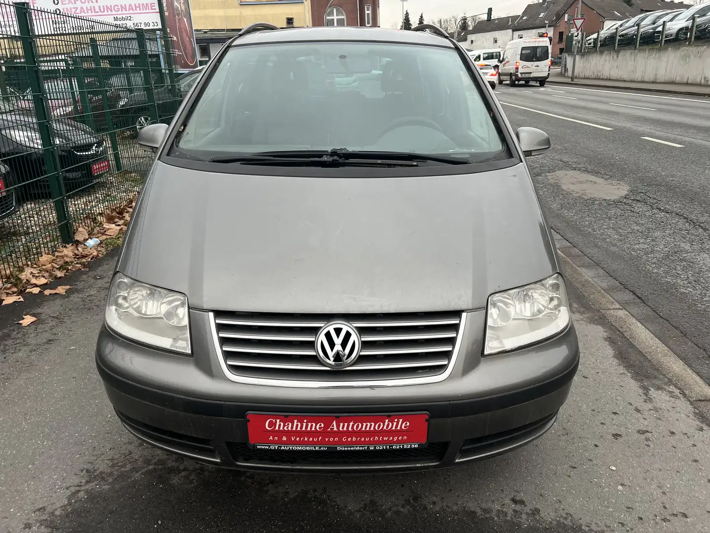 Volkswagen Sharan Sharan Diesel 2.0 TDI Trendline Gris - 2
