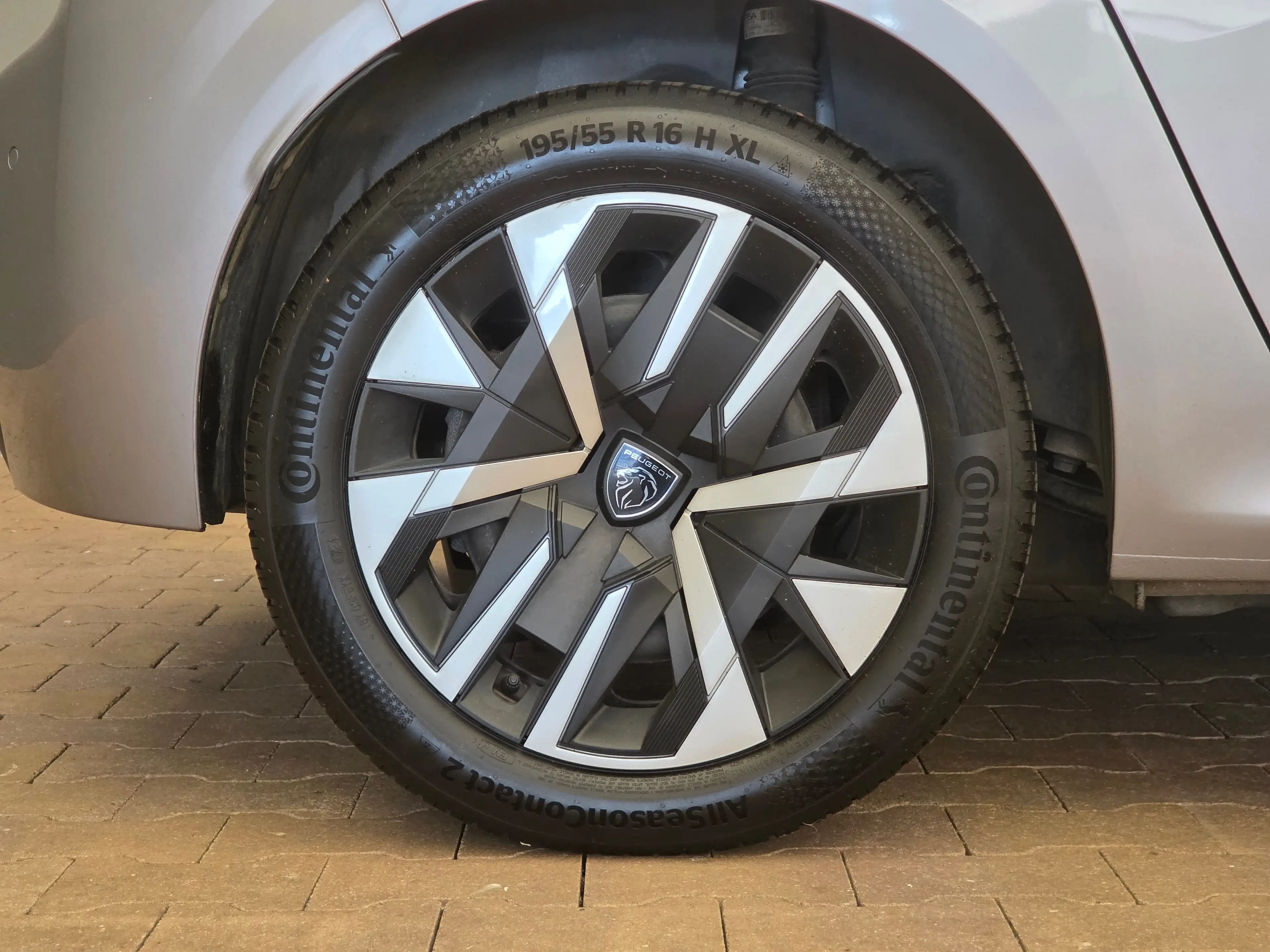 Peugeot e-208 EV Active 50 kWh LED | Parkeersensoren Achter | Ca — photo 7