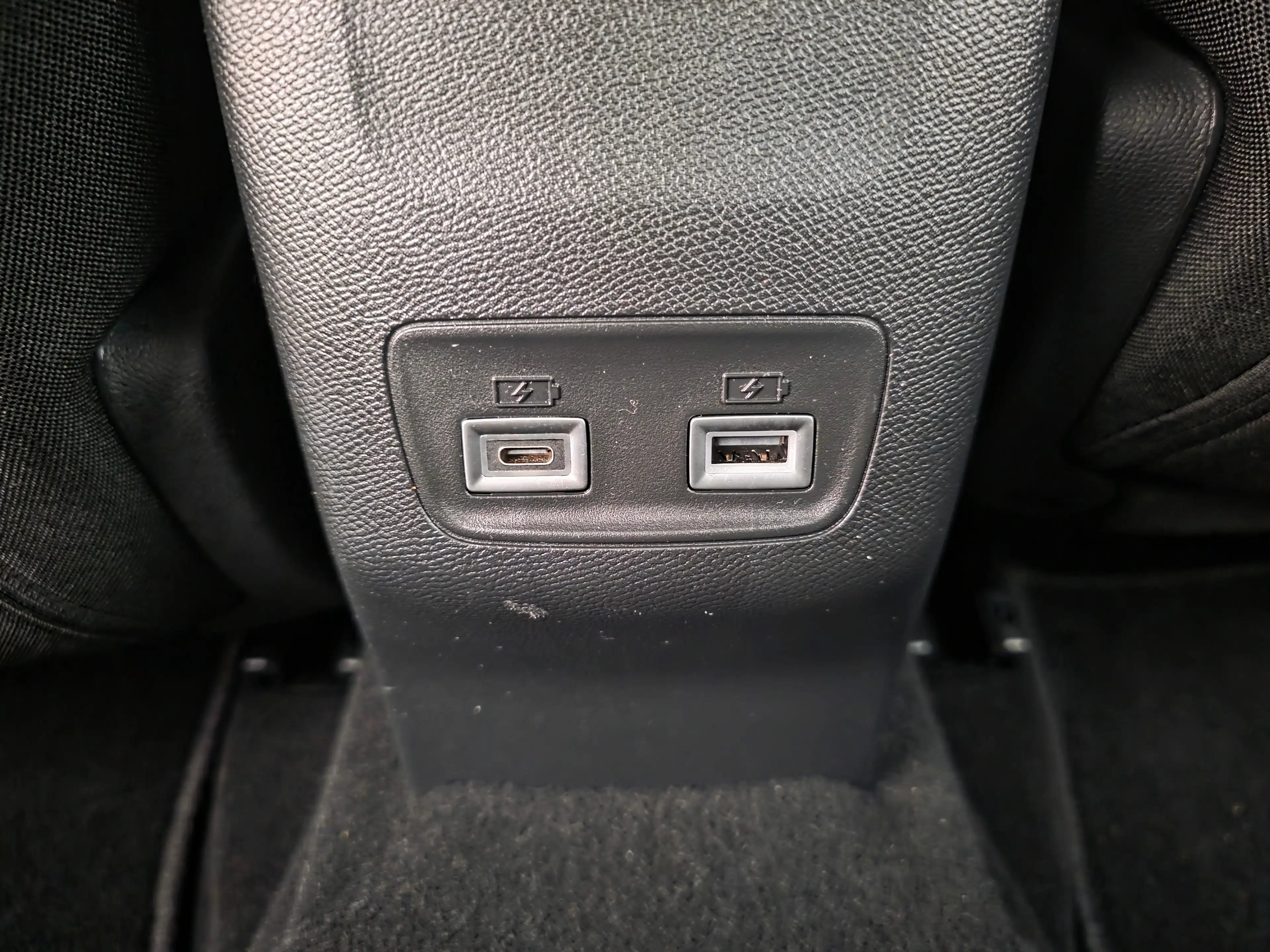 Peugeot e-208 EV Active 50 kWh LED | Parkeersensoren Achter | Ca — photo 21