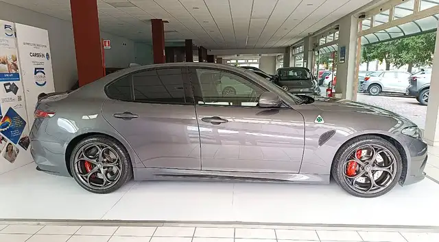Alfa Romeo Giulia view 4