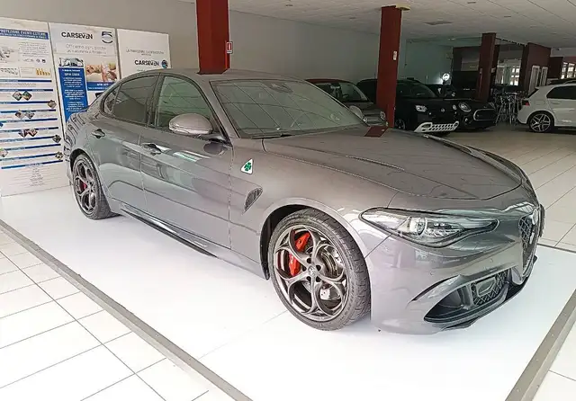 Alfa Romeo Giulia view 3