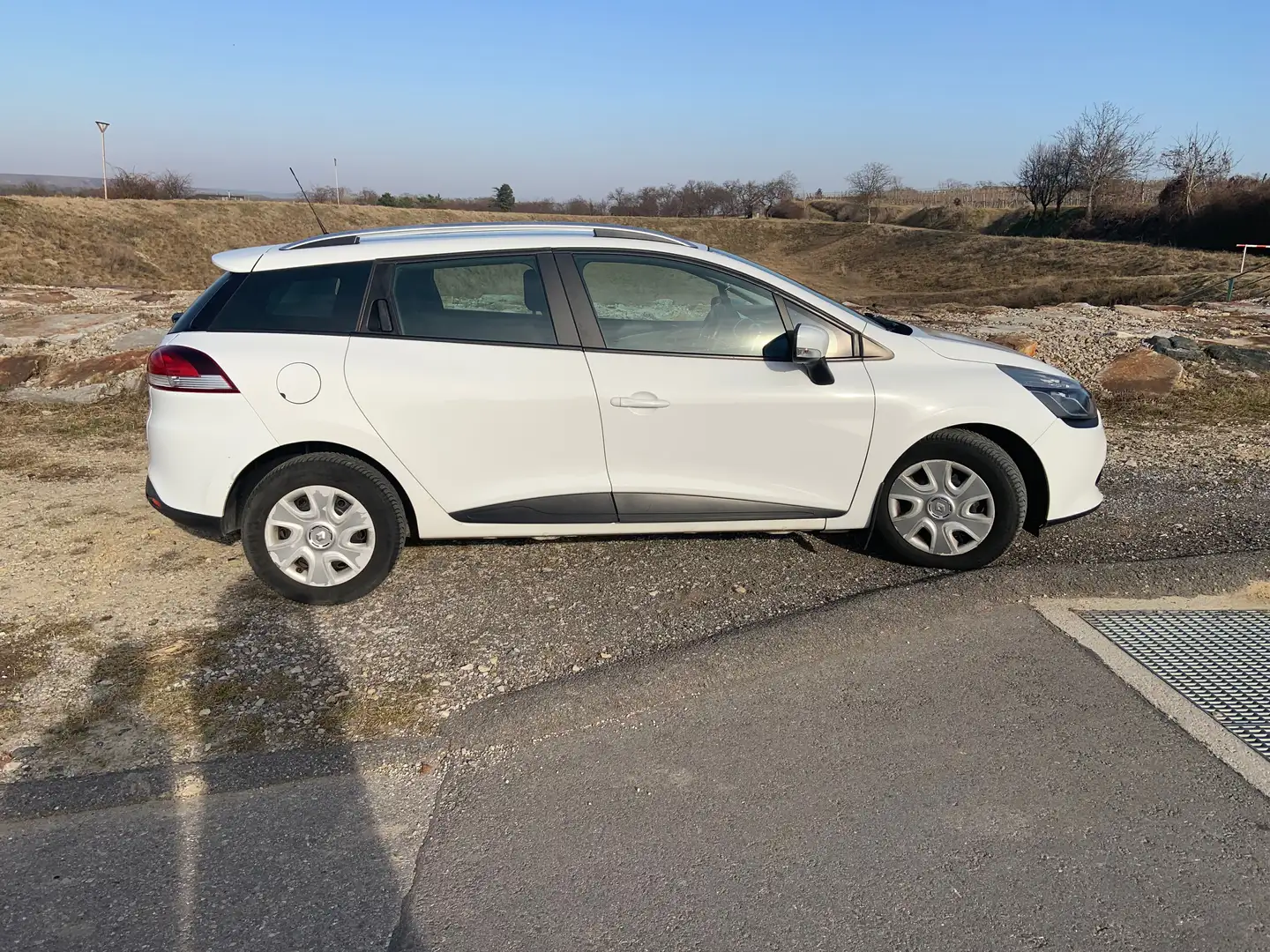 Renault Clio Expression 1,2 16V 75 Weiß - 1