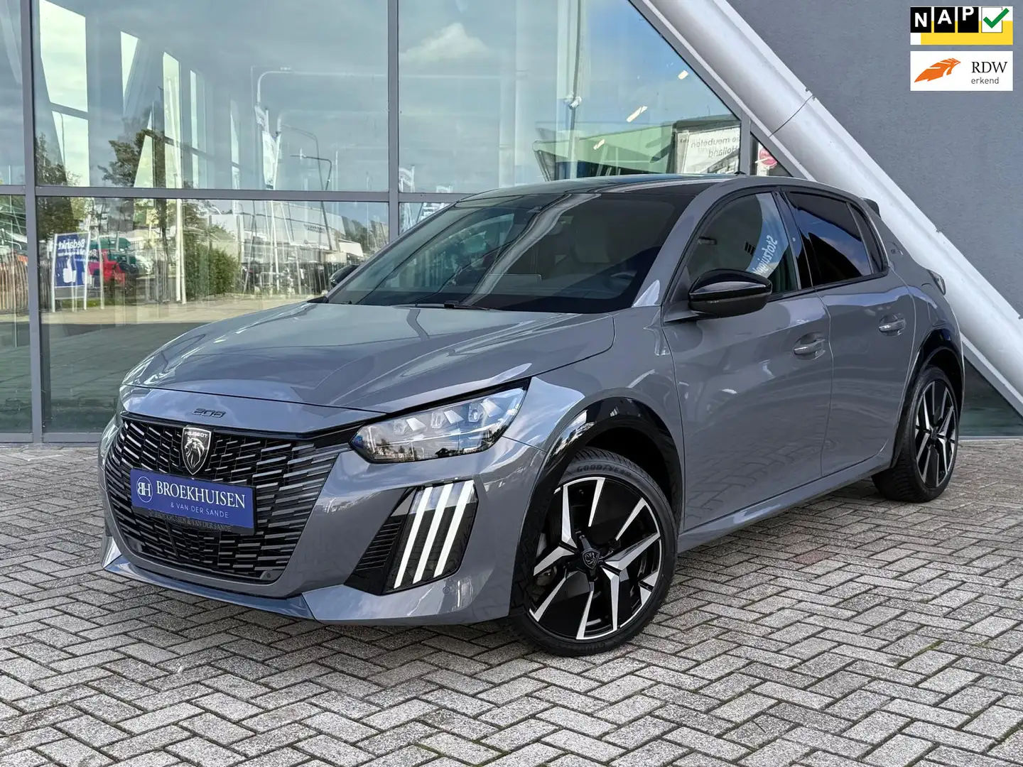 Peugeot 208 1.2 Hybrid 145pk e-DCS6 GT Automaat / 360 Camera / Gris - 1