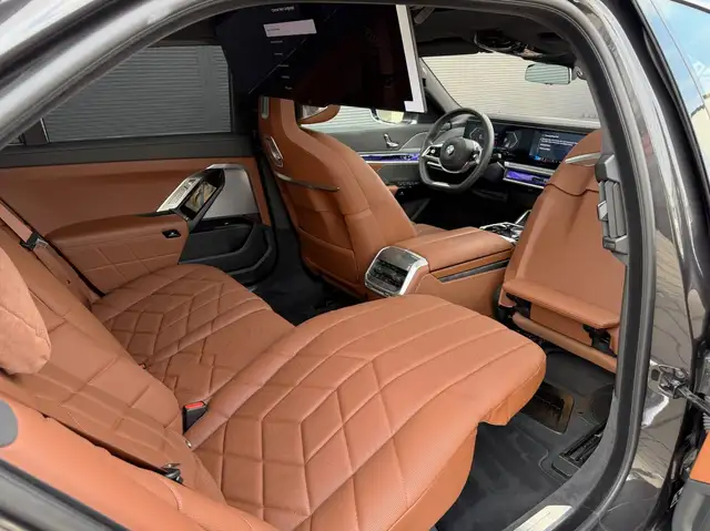 BMW 740 d xDrive*Lounge Seating*TV*Pano Sky Lounge°