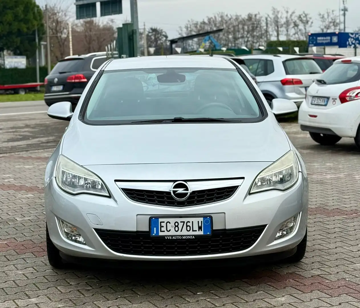 Opel Astra 5p 1.4 t Elective 140cv Plateado - 2