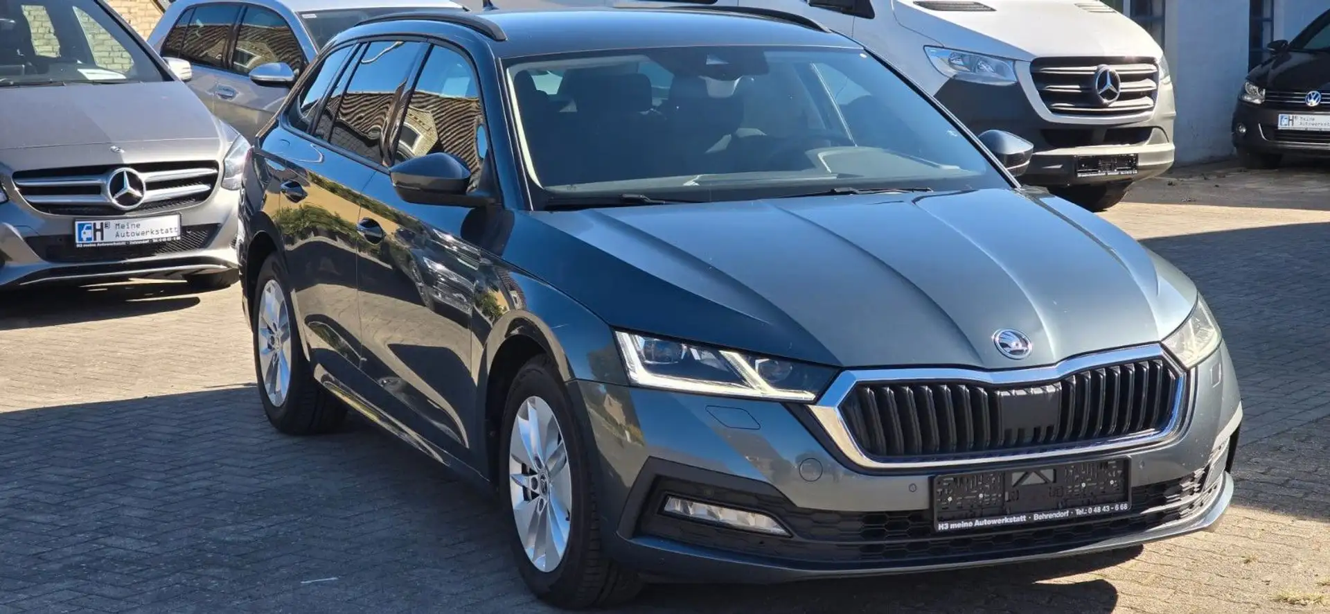 Skoda Octavia Ambition DSG*LED*AHK*ACC*Standh*Spur*uvm Grau - 1