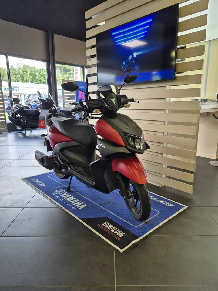 Yamaha RayZR