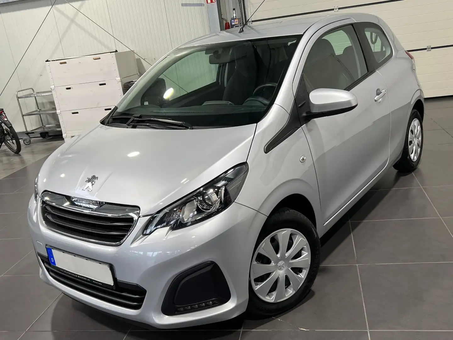 Peugeot 108 1.0 Active **Klimaanlage*Bluetooth*USB** Grau - 1
