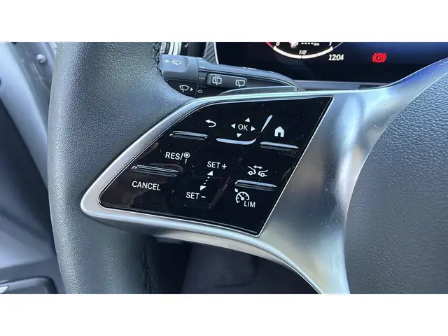 Mercedes-Benz V-Class view 14