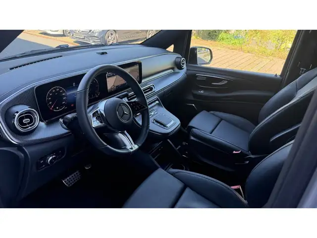 Mercedes-Benz V-Class view 9