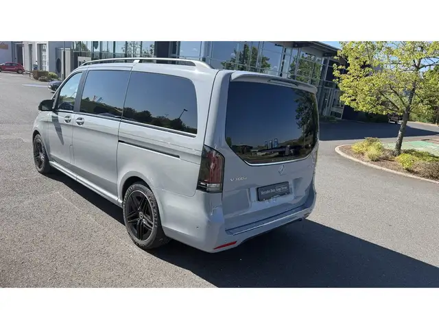 Mercedes-Benz V-Class view 6