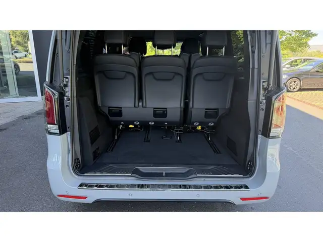 Mercedes-Benz V-Class view 8