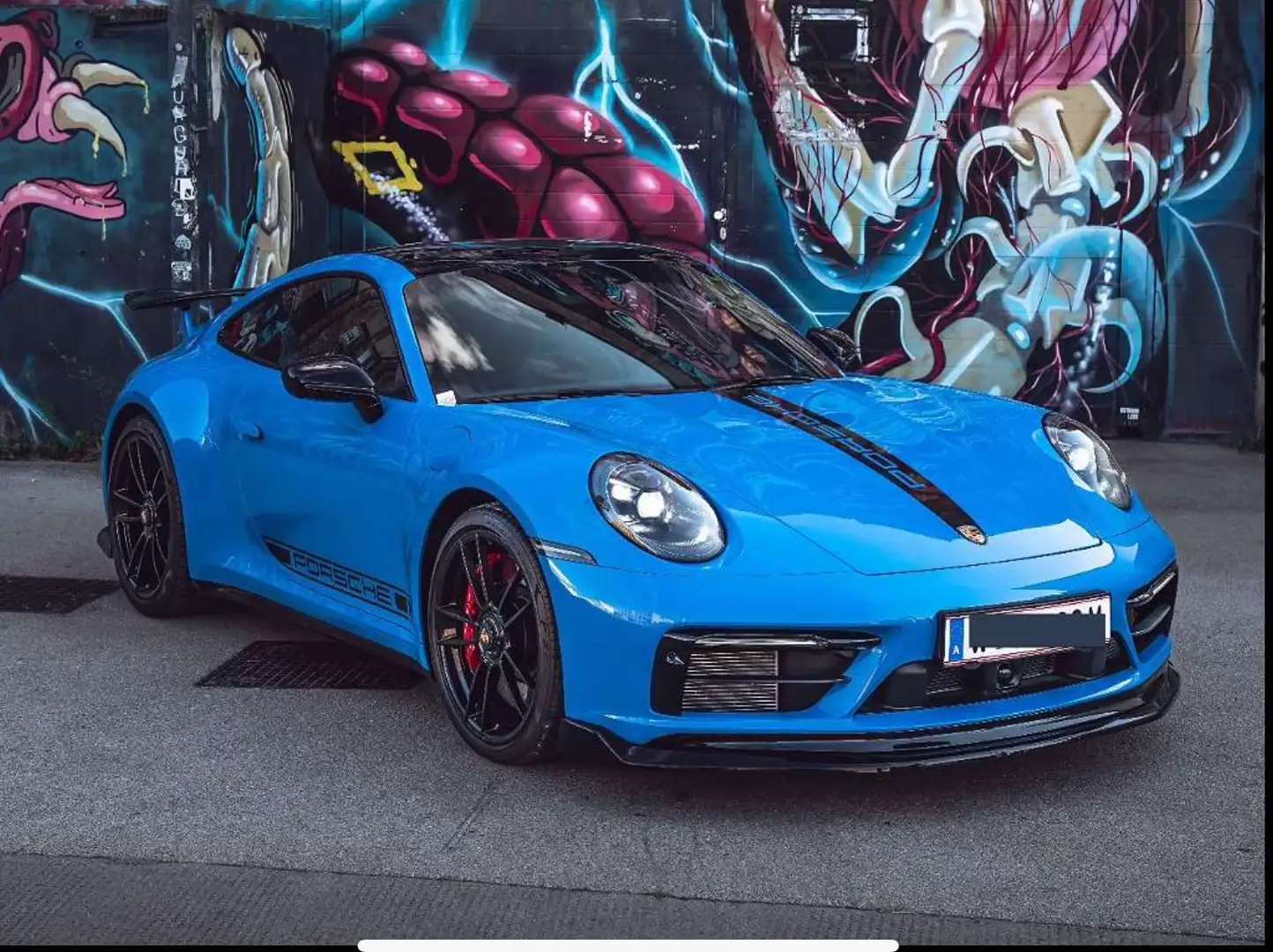 Porsche 911 Carrera 4 Coupe GTS PDK Blau - 1