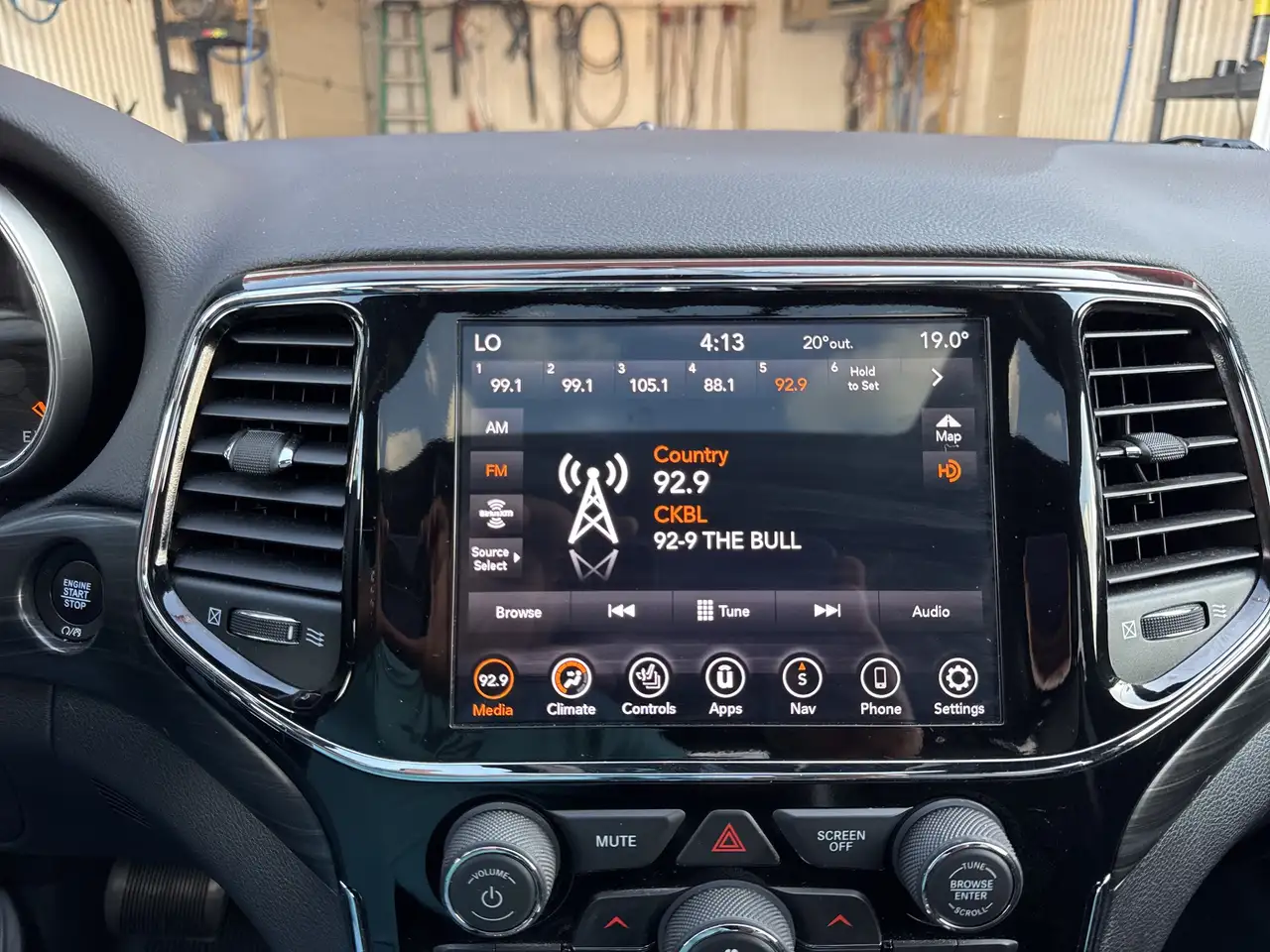 Jeep Grand Cherokee снимка Jeep Grand Cherokee