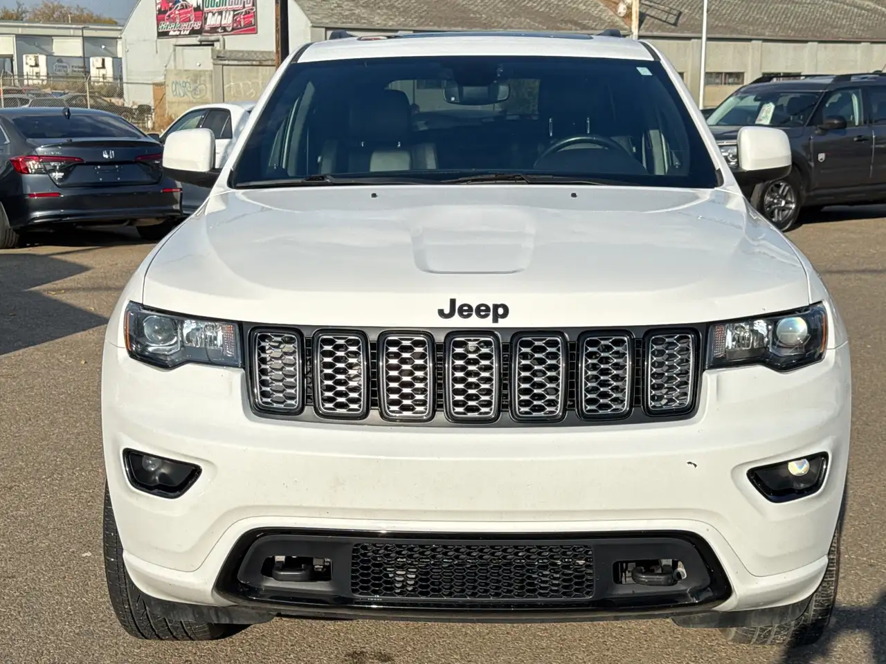 Jeep Grand Cherokee снимка Jeep Grand Cherokee