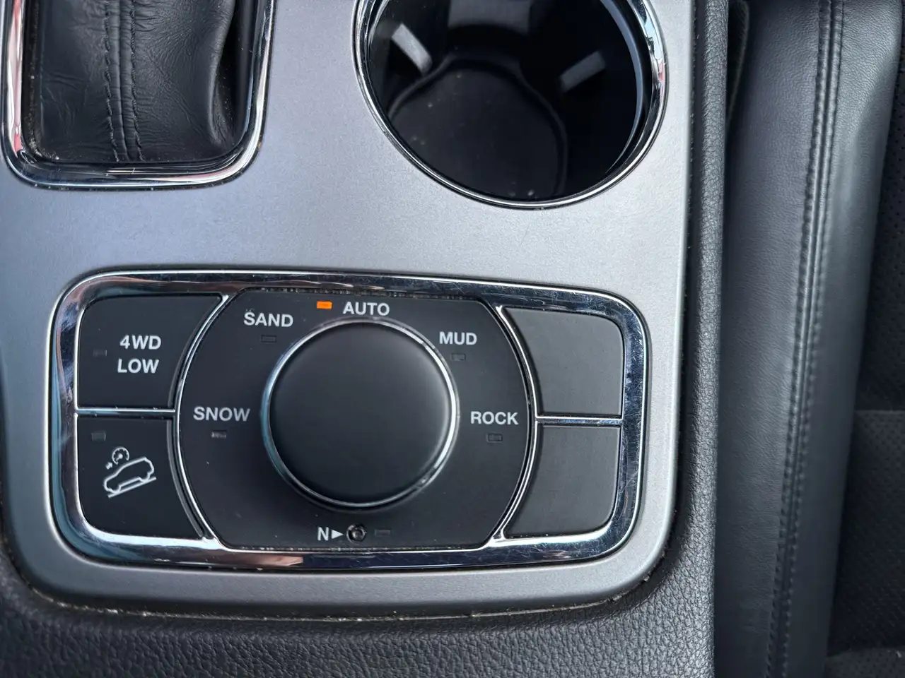 Jeep Grand Cherokee снимка Jeep Grand Cherokee