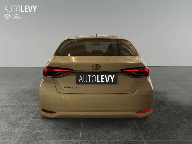 Toyota Corolla view 5