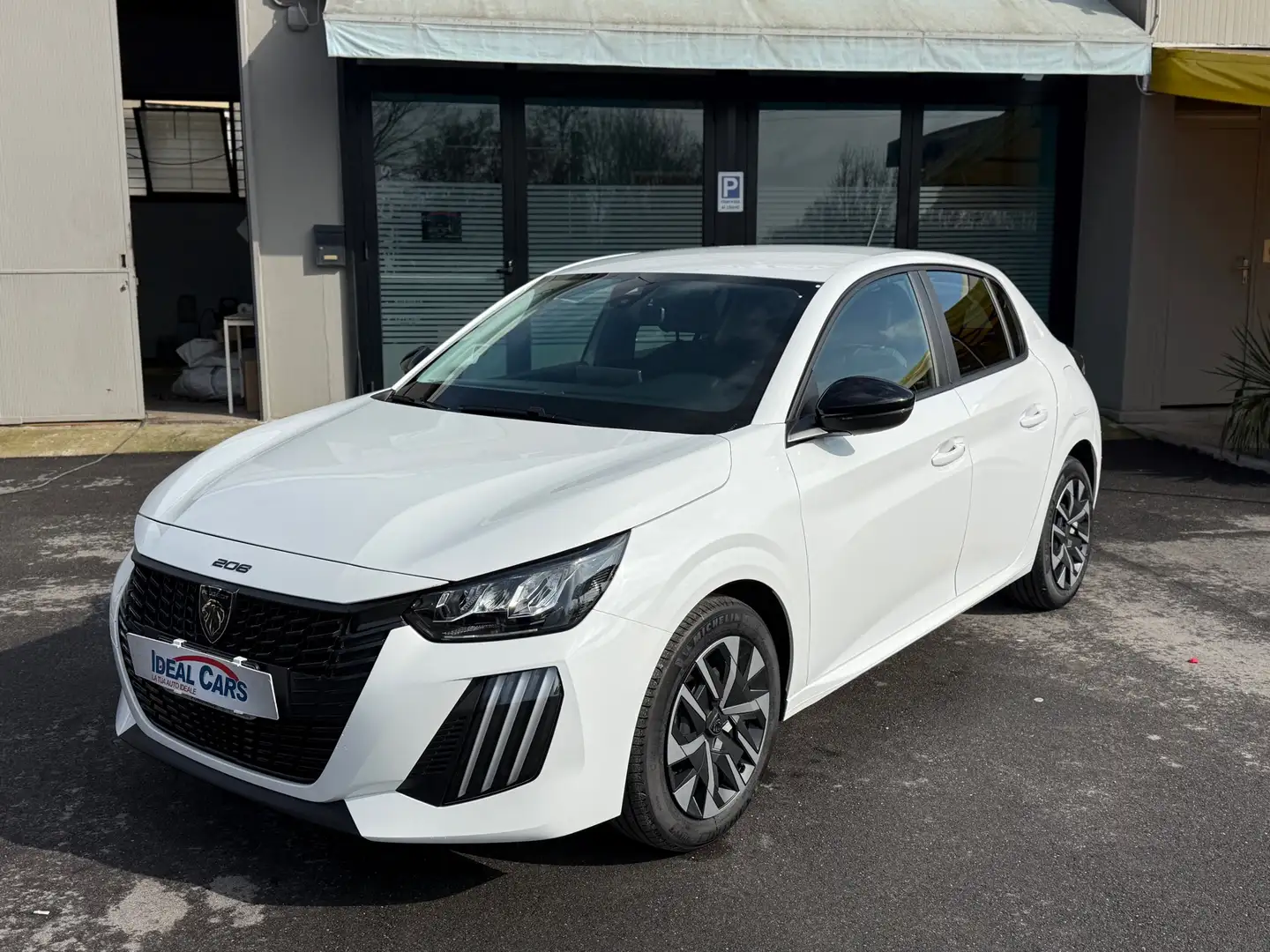 Peugeot 208 1.2 puretech Style s&s 75cv Bianco - 1