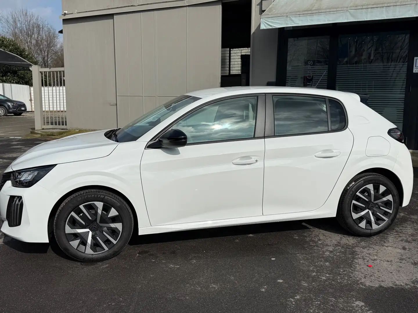 Peugeot 208 1.2 puretech Style s&s 75cv Bianco - 2
