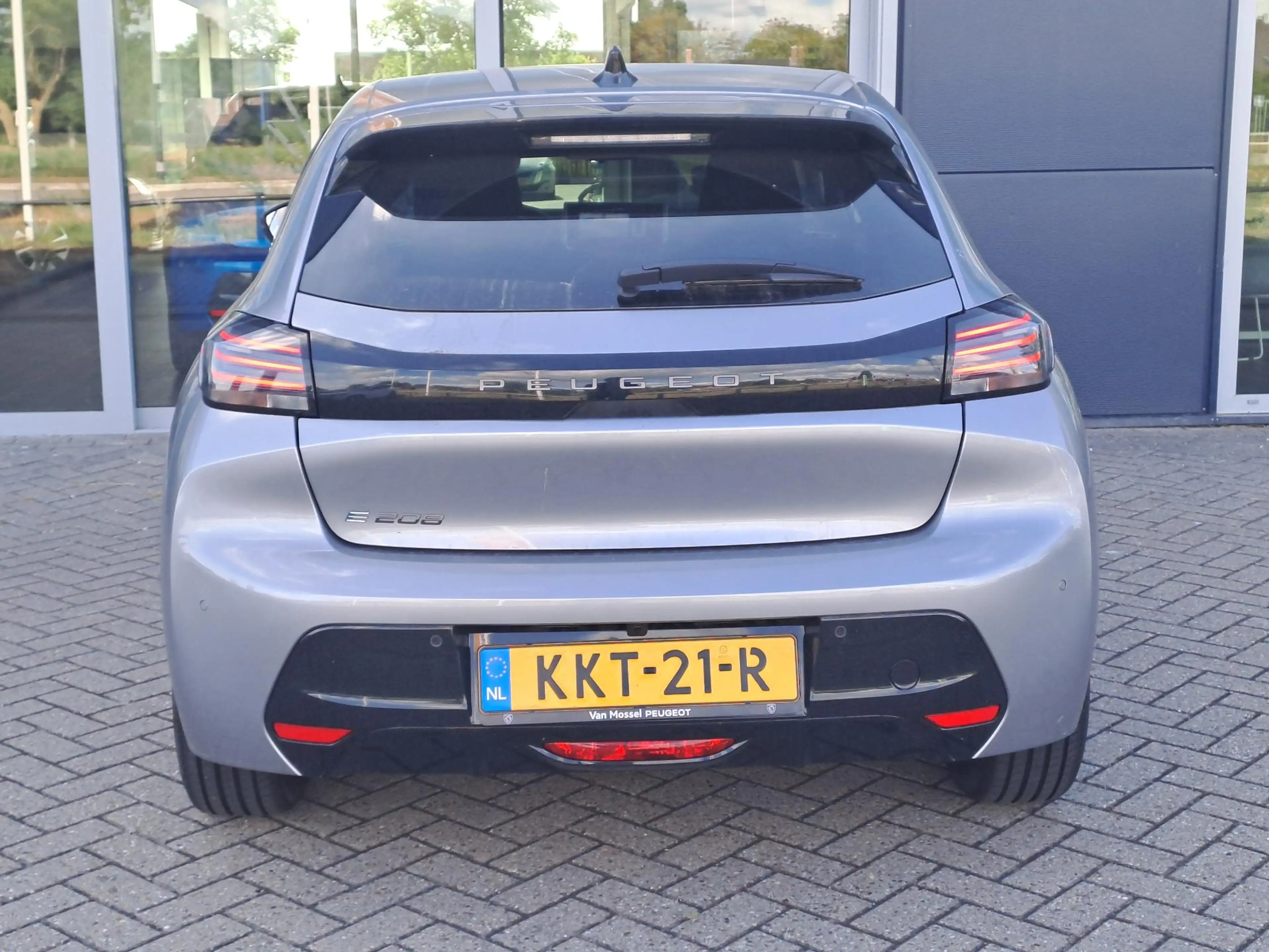 Peugeot e-208 EV Business 51 kWh — photo 8