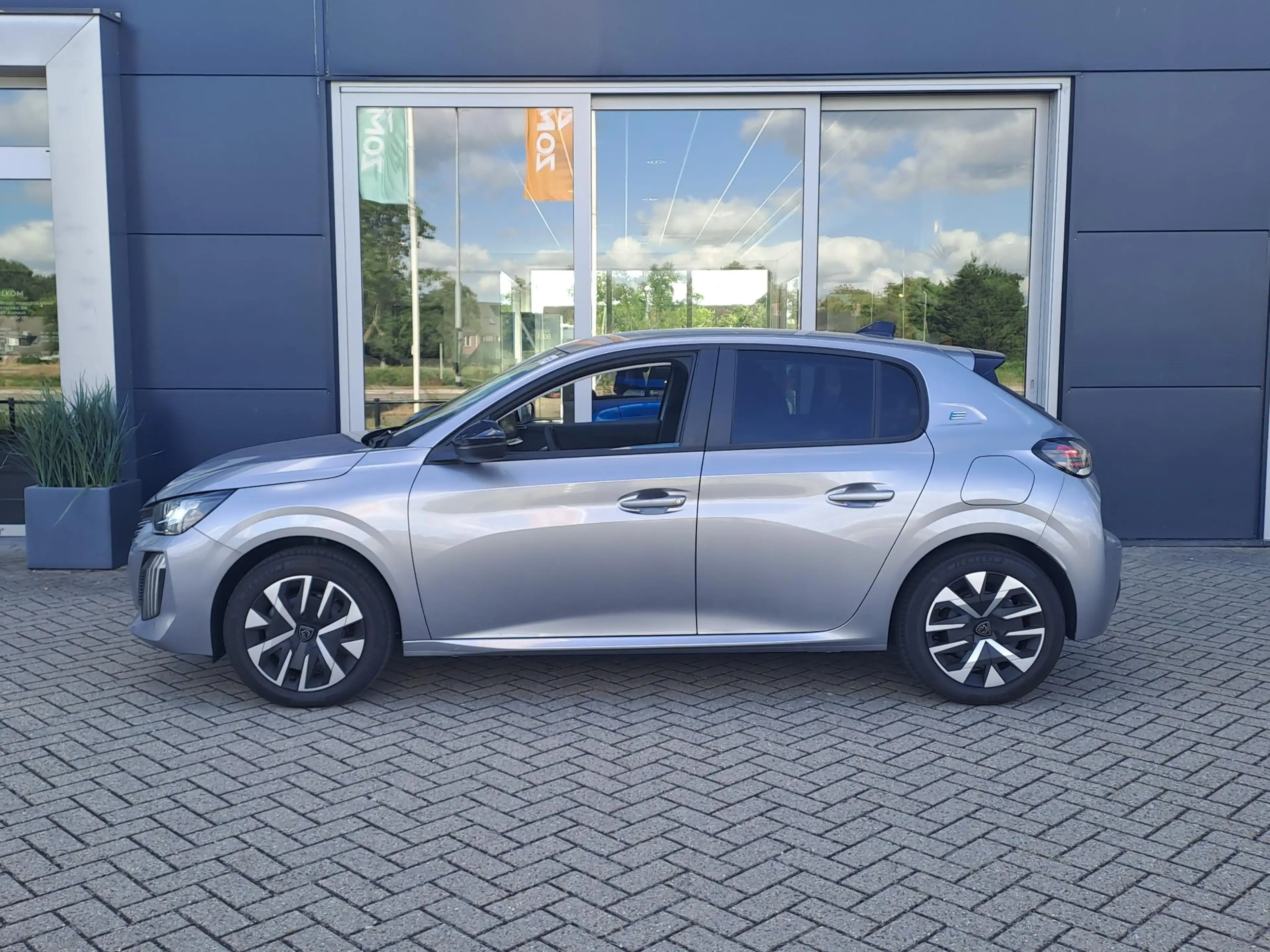 Peugeot e-208 EV Business 51 kWh — photo 3