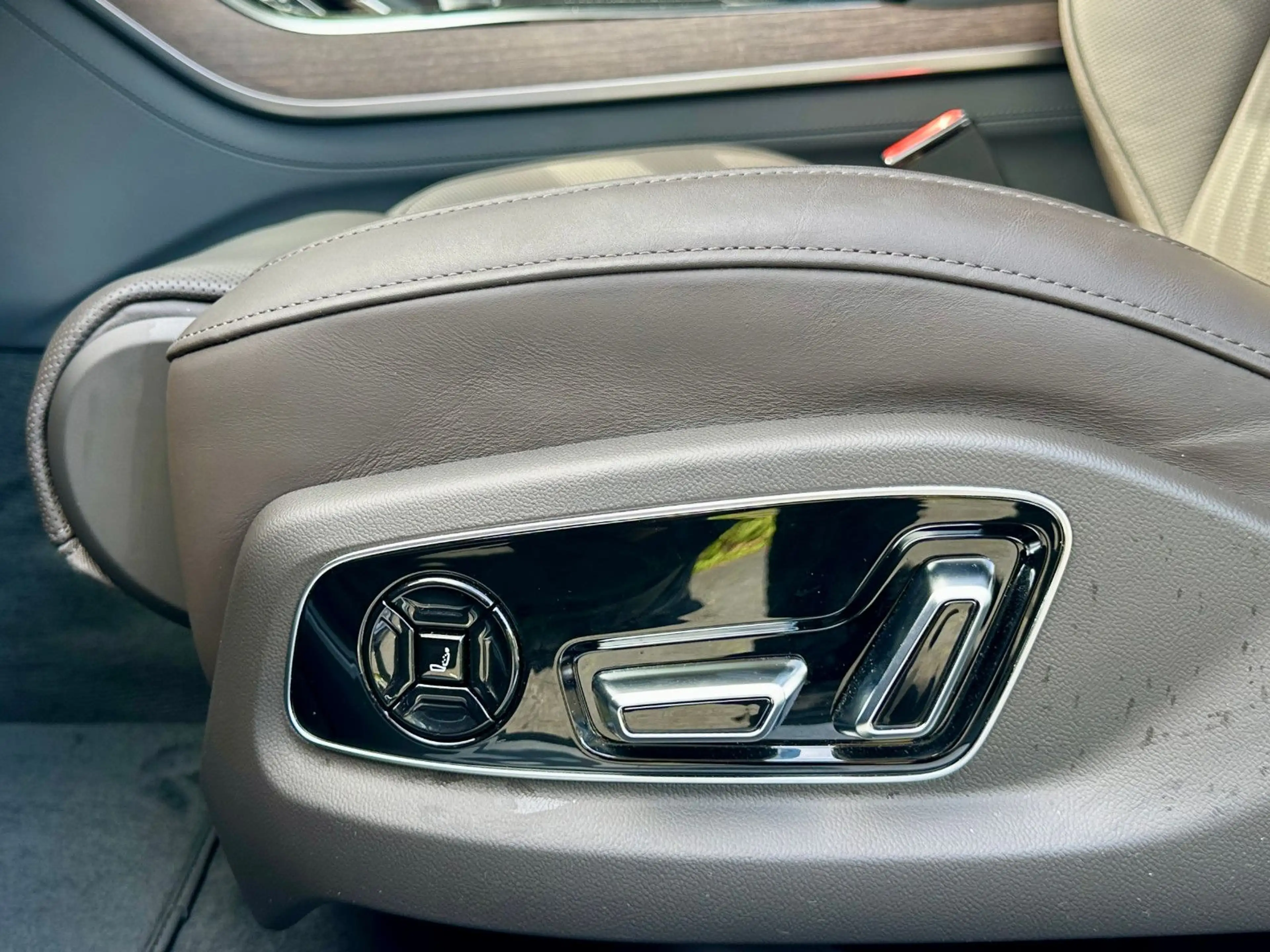 Audi A8 Lang 55TFSI qu DIGITAL MATRIX REAR SEAT — photo 12