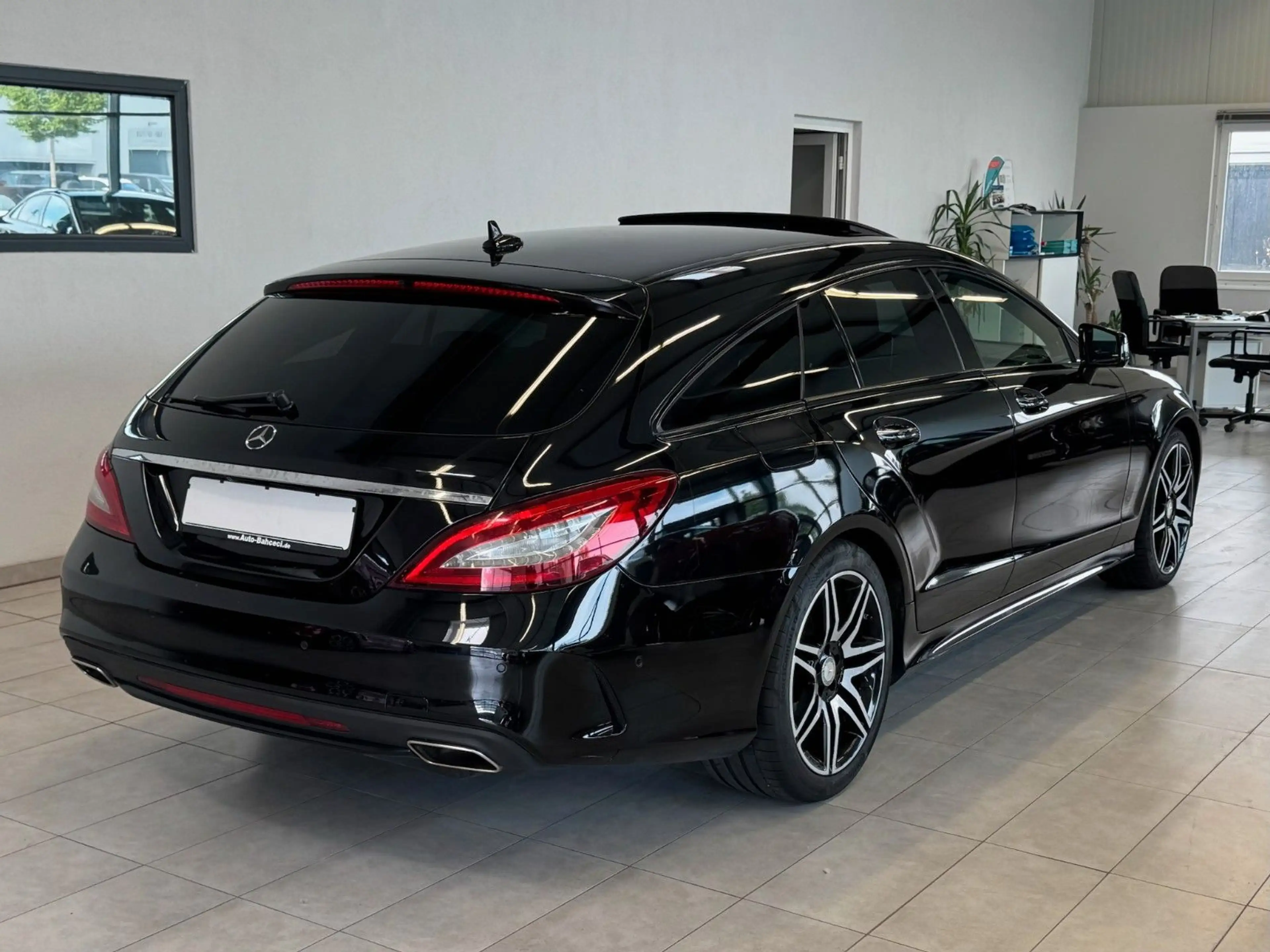 Mercedes-Benz CLS Shooting Brake CLS 250d 4Matic*AMGLine*RFK*Night — photo 5