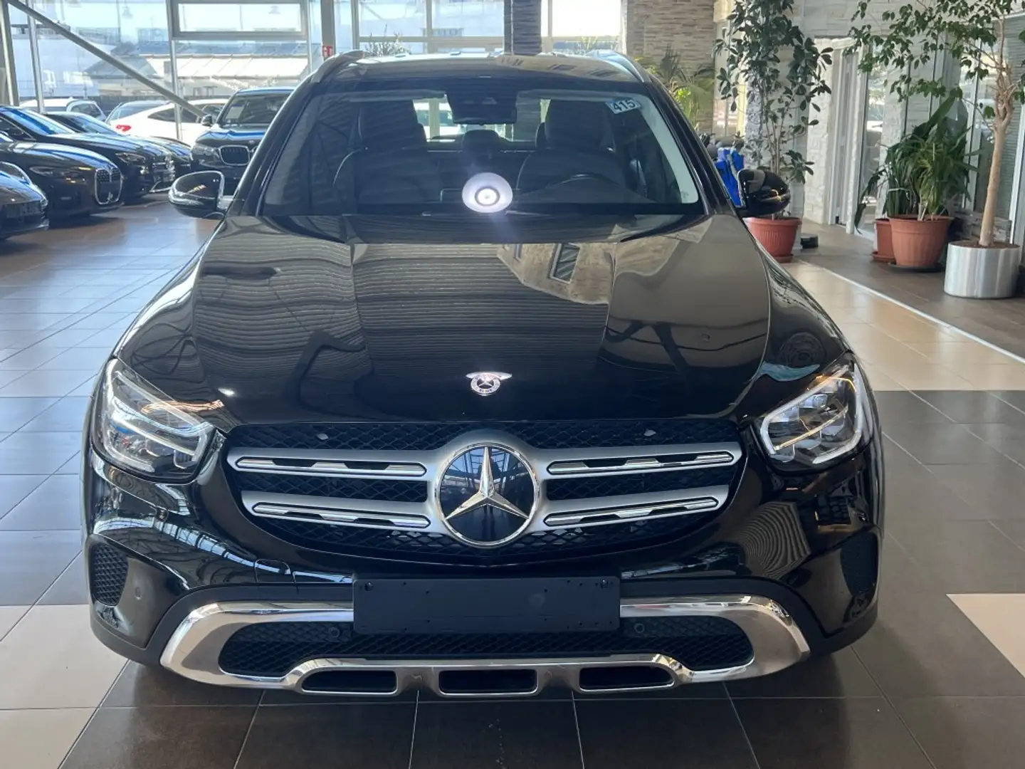 Mercedes-Benz GLC 300 4M*Leder*AHK*LED*R.Cam*Ambiente*Nav*MBUX Schwarz - 2