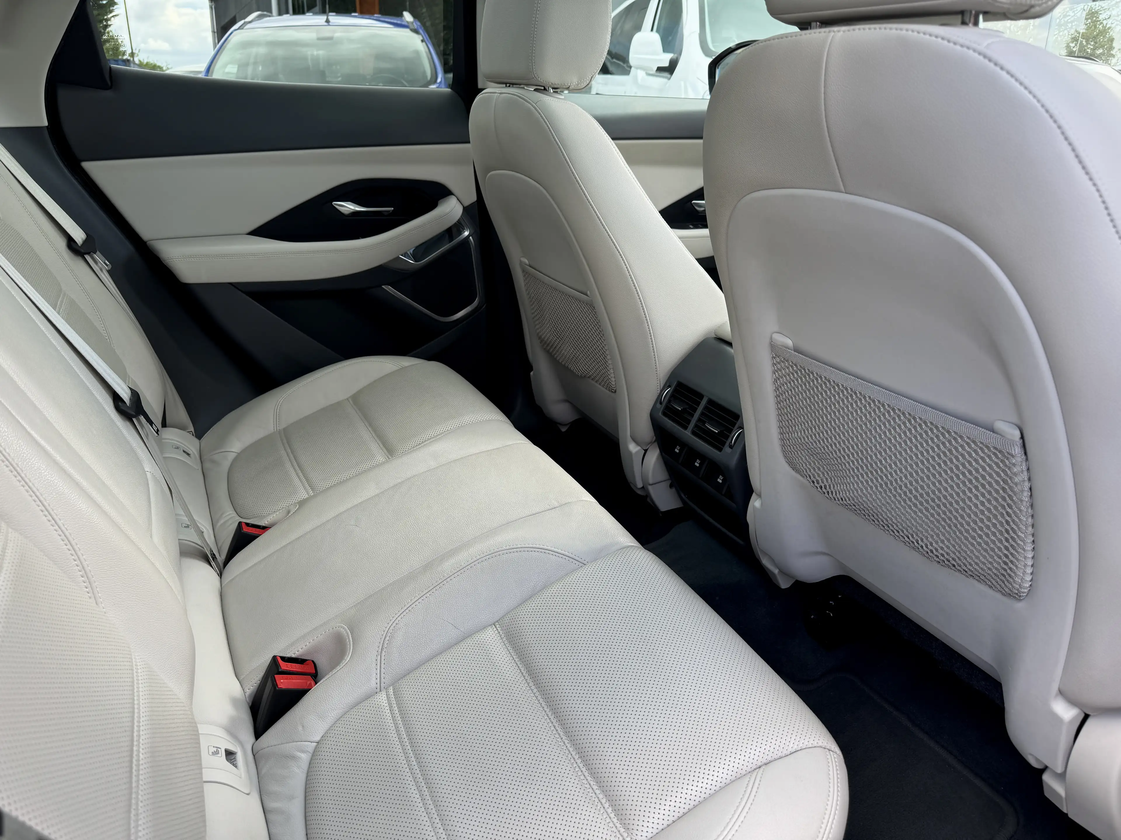 Jaguar E-Pace E-Pace 2.0 D AWD /PANO/CUIR/CARPLAY/ *GARANTIE* — photo 11
