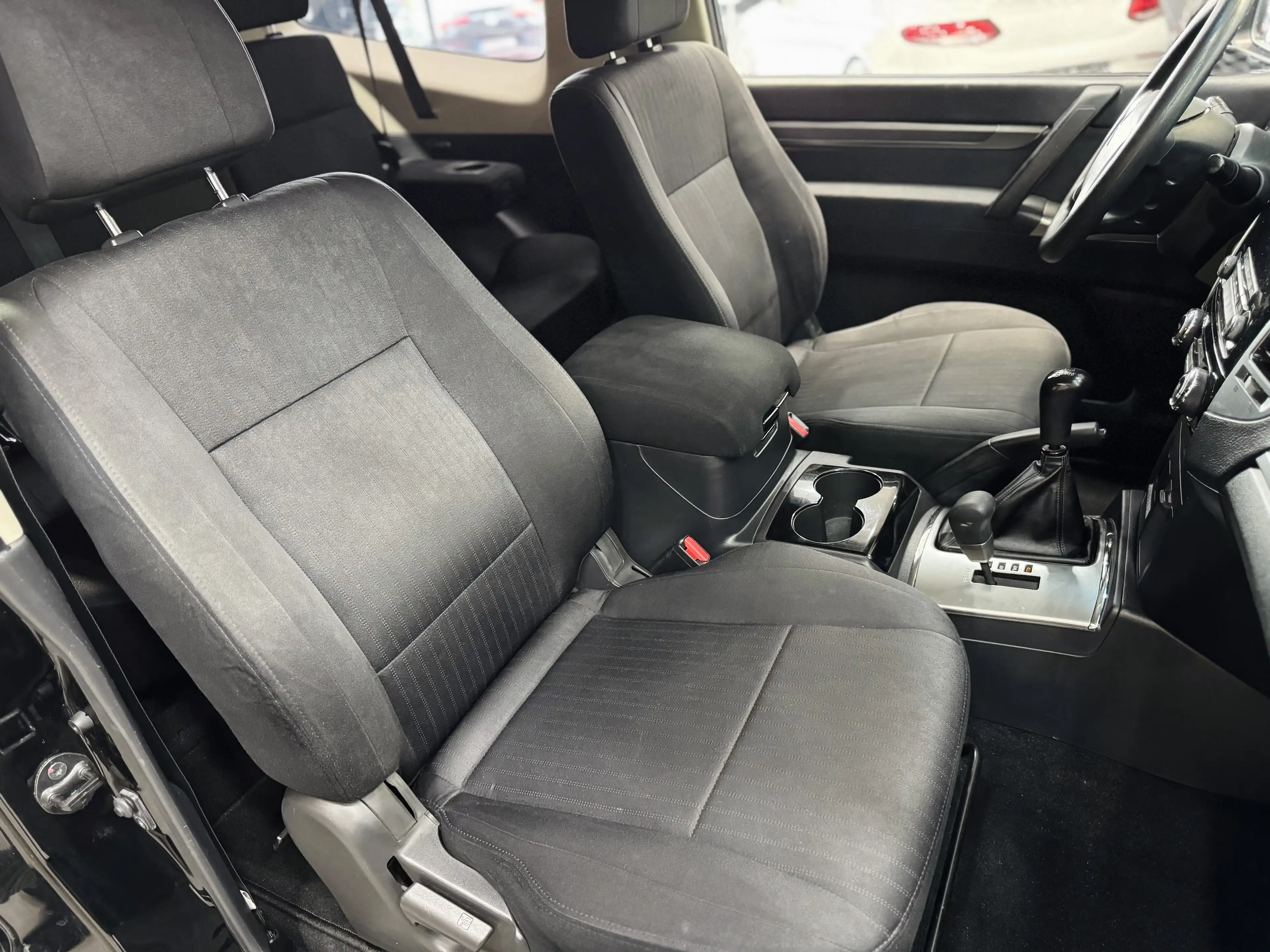 Mitsubishi Pajero 3.2 DI-D Basis (3-trg.)*TÜV NEU*TOP* — photo 8