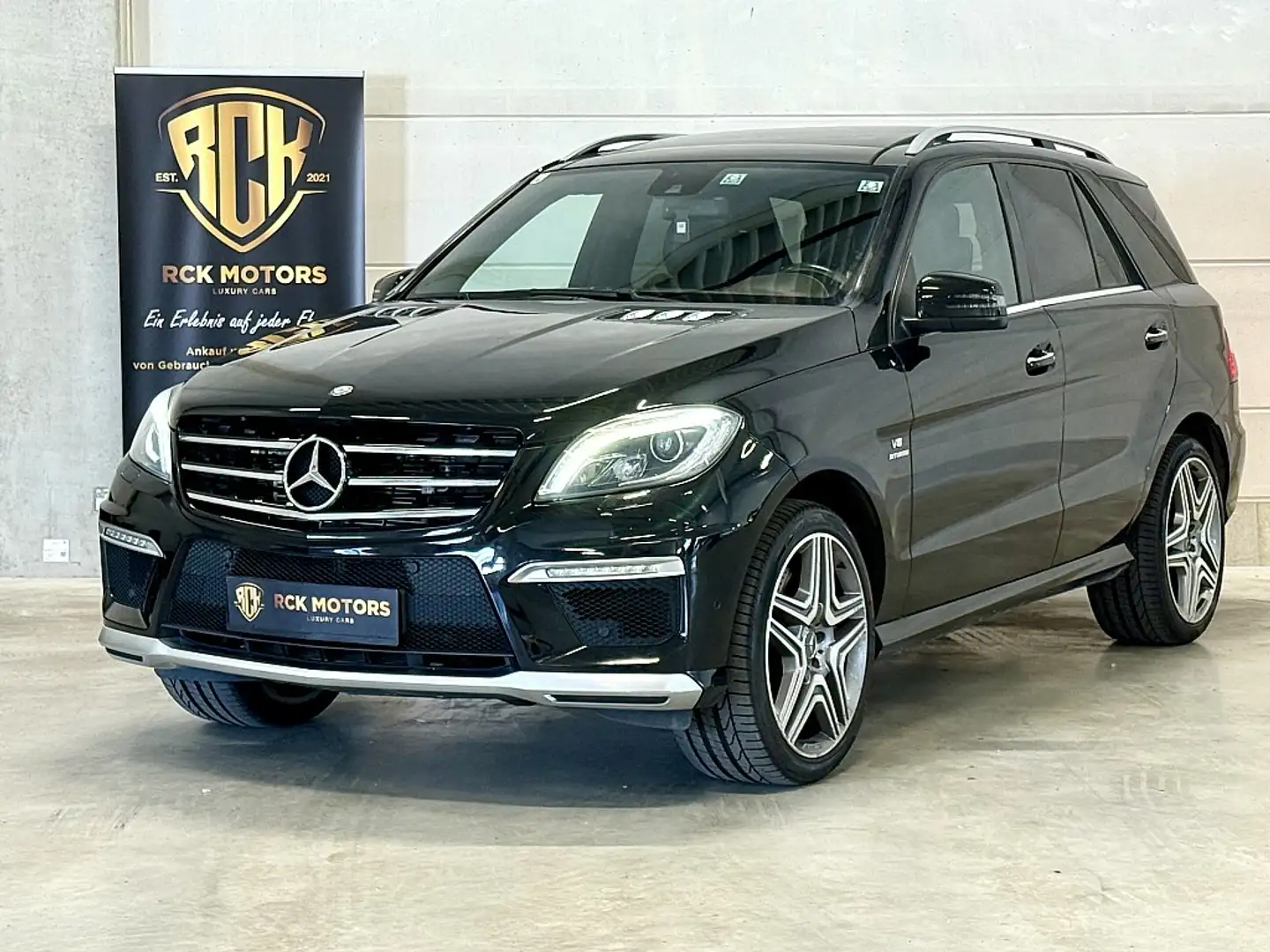 Mercedes-Benz ML 63 AMG V8-BITURBO**DESIGNO**PANO** Negro - 1