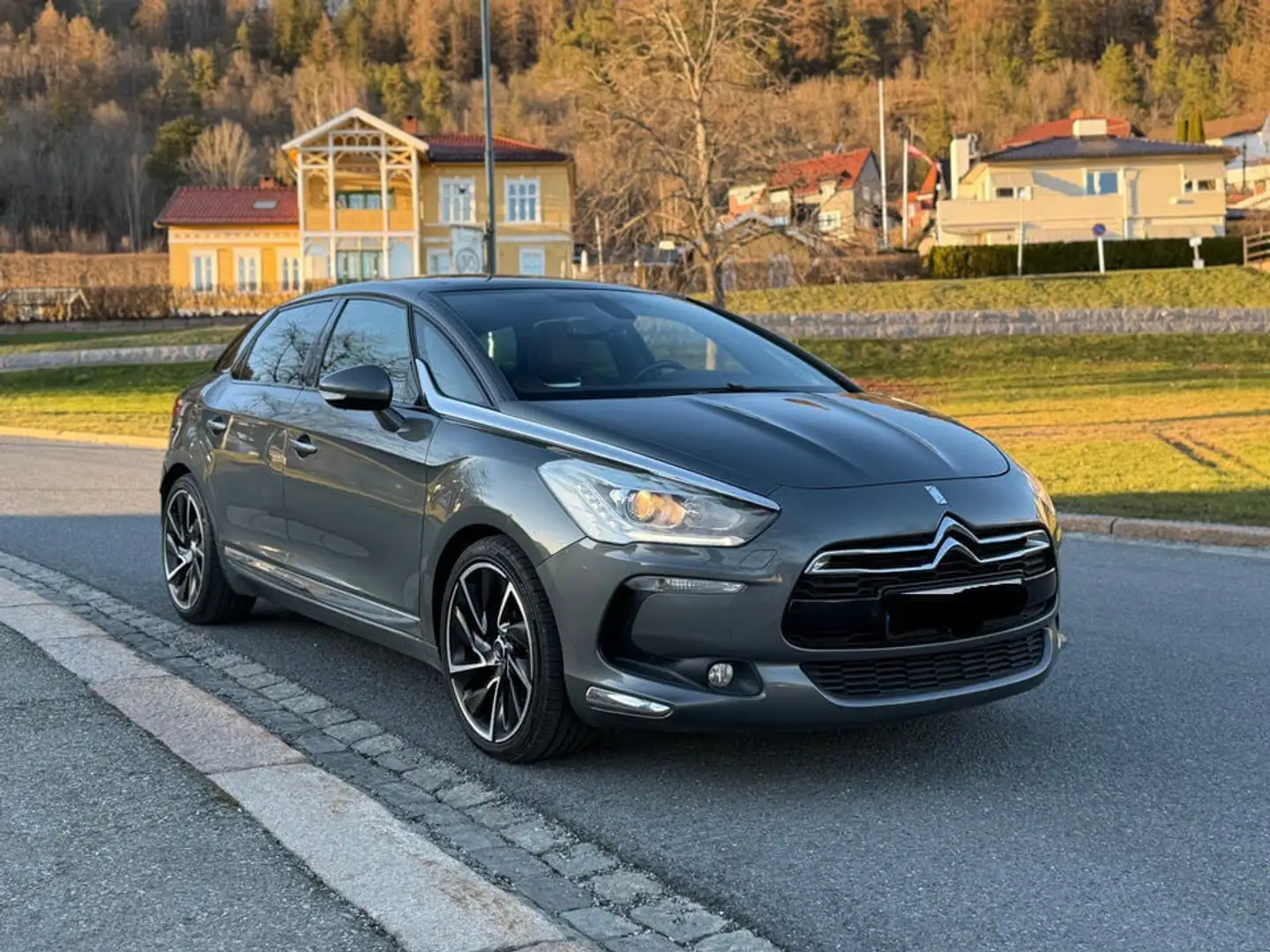 Citroen DS5 e-HDi 110 Airdream So Chic BMP6 - 2