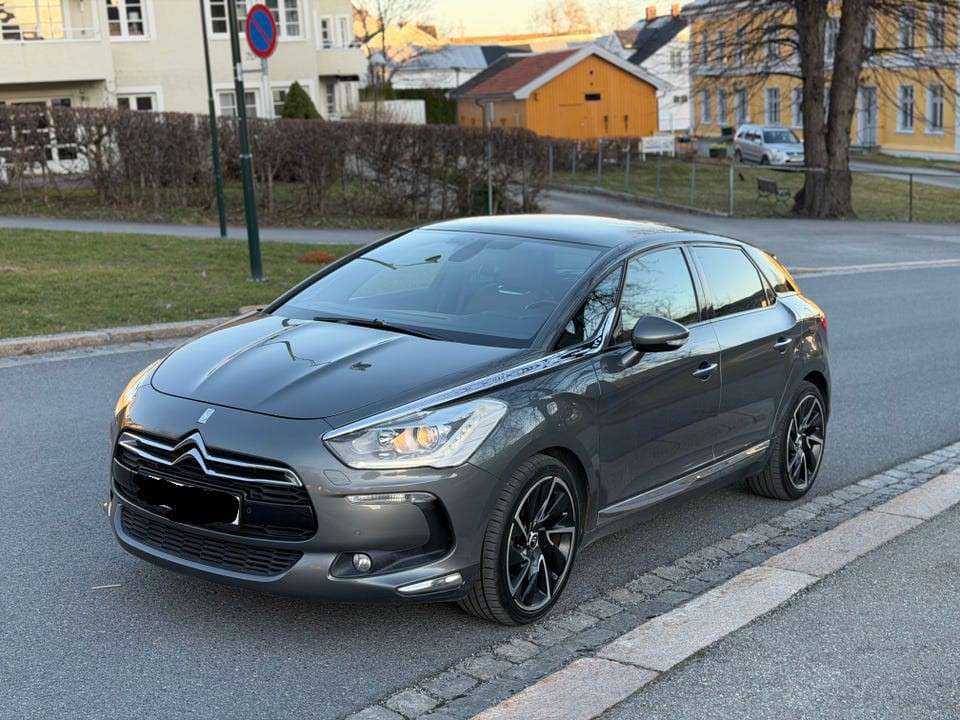 Citroen DS5 e-HDi 110 Airdream So Chic BMP6 - foto 1