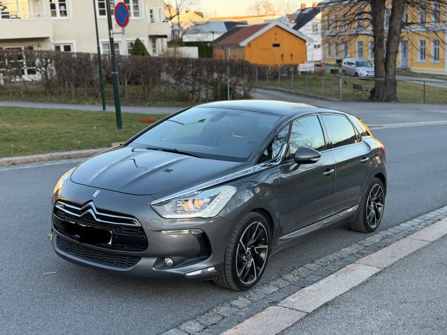 Citroen DS5 e-HDi 110 Airdream So Chic BMP6 - 1