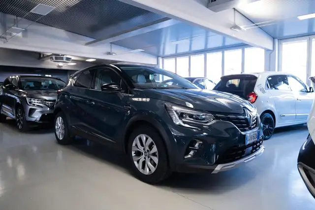 Renault Captur view 3