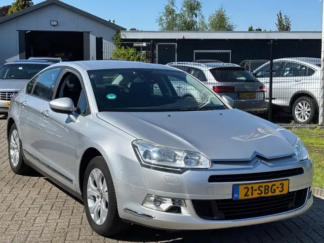 Citroen C5 view 3