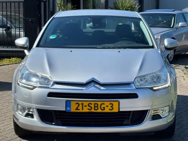 Citroen C5 view 2