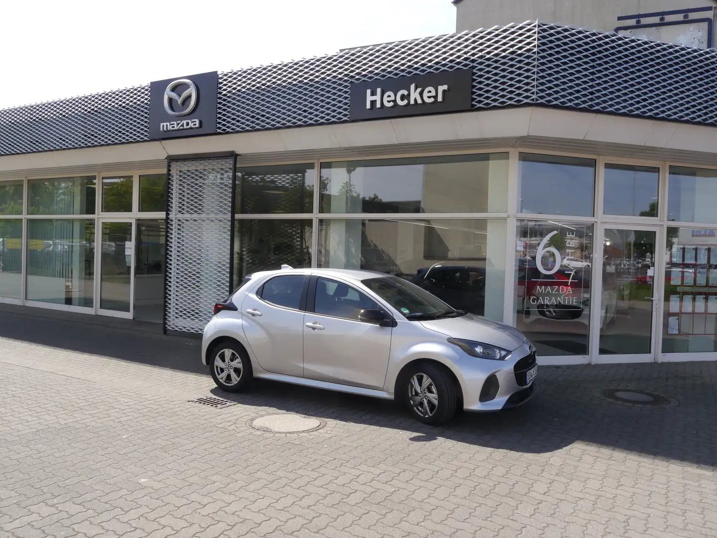 Mazda 2 Hybrid VVT-i 116 PS Exclusive 6Jahre GARANTIE Silber - 1