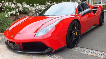 Ferrari 488 Novitec Export 334.990 € Garantie 3/25