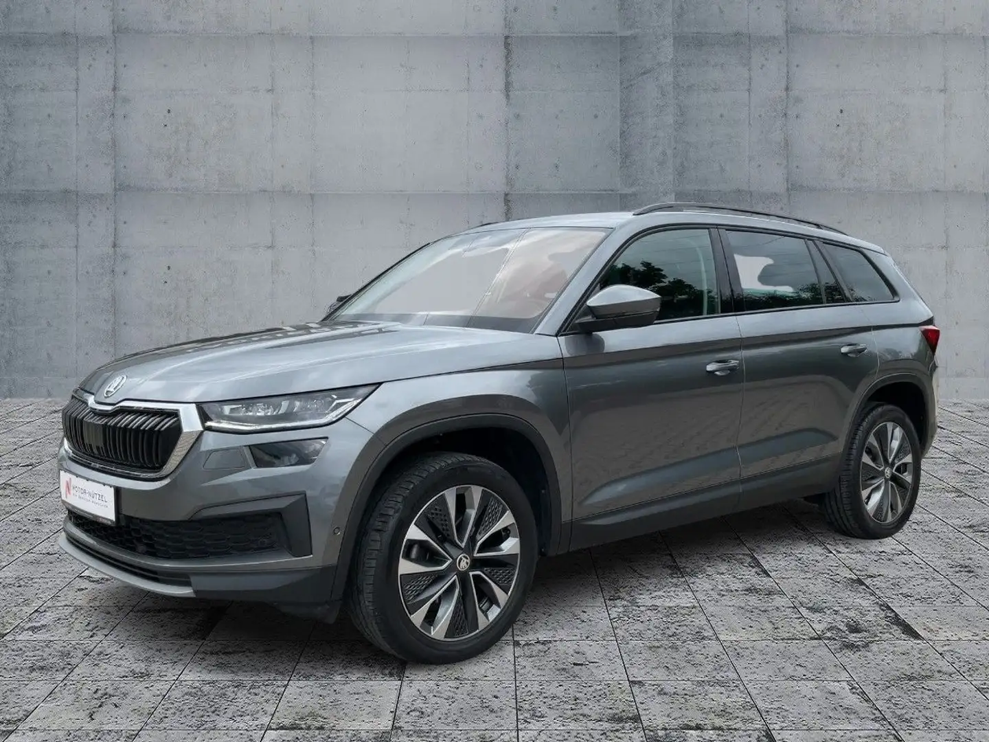 Skoda Kodiaq 1.5 TSI DSG TOUR LED+ACC+NAVI+RFK+SHZ+PLA Grau - 2