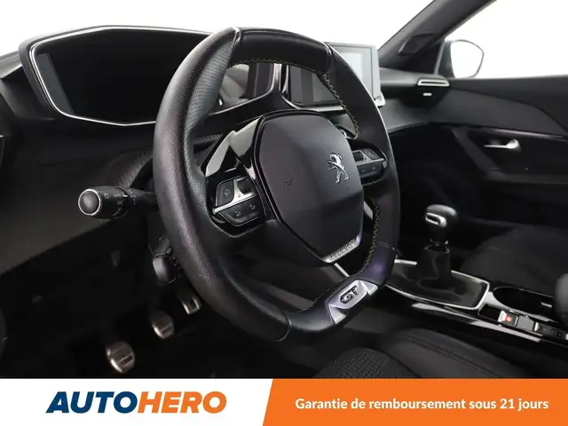 Peugeot 2008 view 11