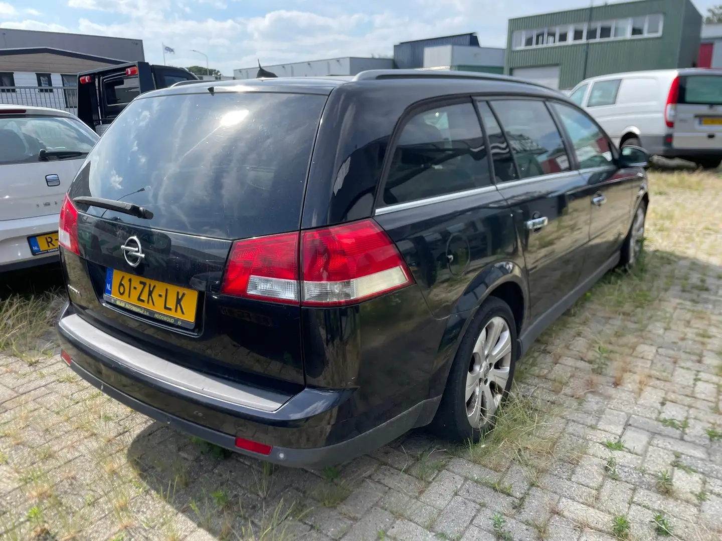 Opel Vectra Wagon 1.8-16V Executive Let op Automaat Schakel ni Zwart - 2