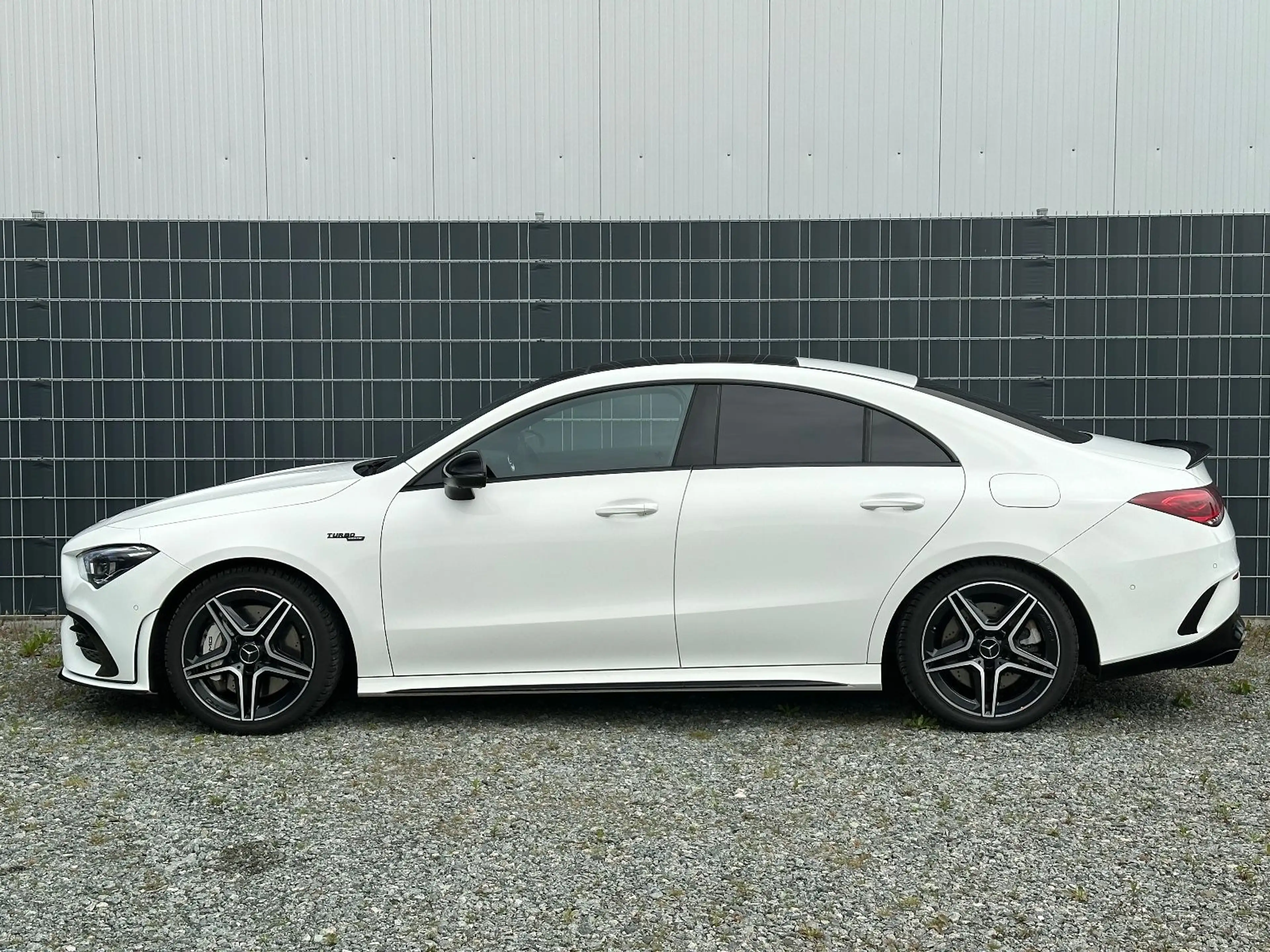 Mercedes-Benz CLA 35 AMG 4Matic Pano 360° Multibeam Night — photo 2