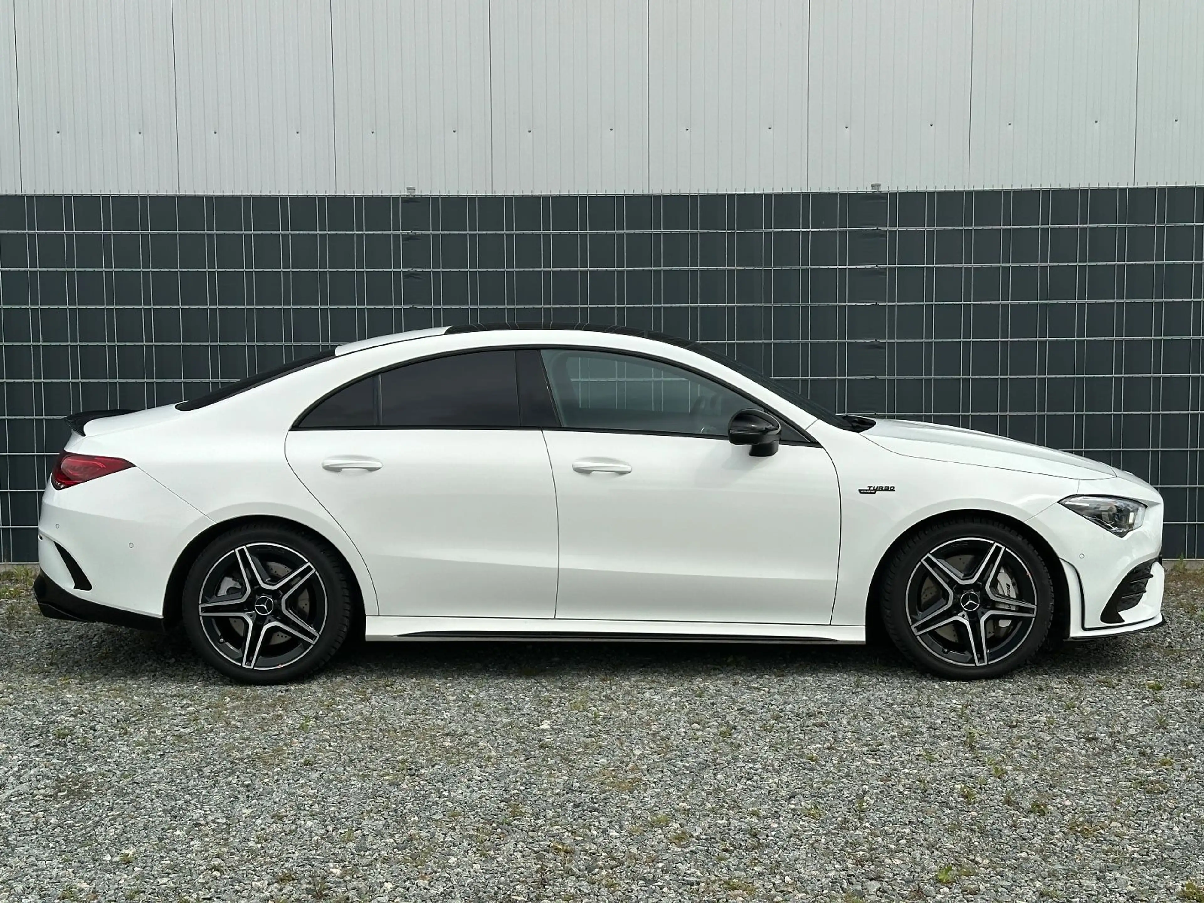 Mercedes-Benz CLA 35 AMG 4Matic Pano 360° Multibeam Night — photo 6