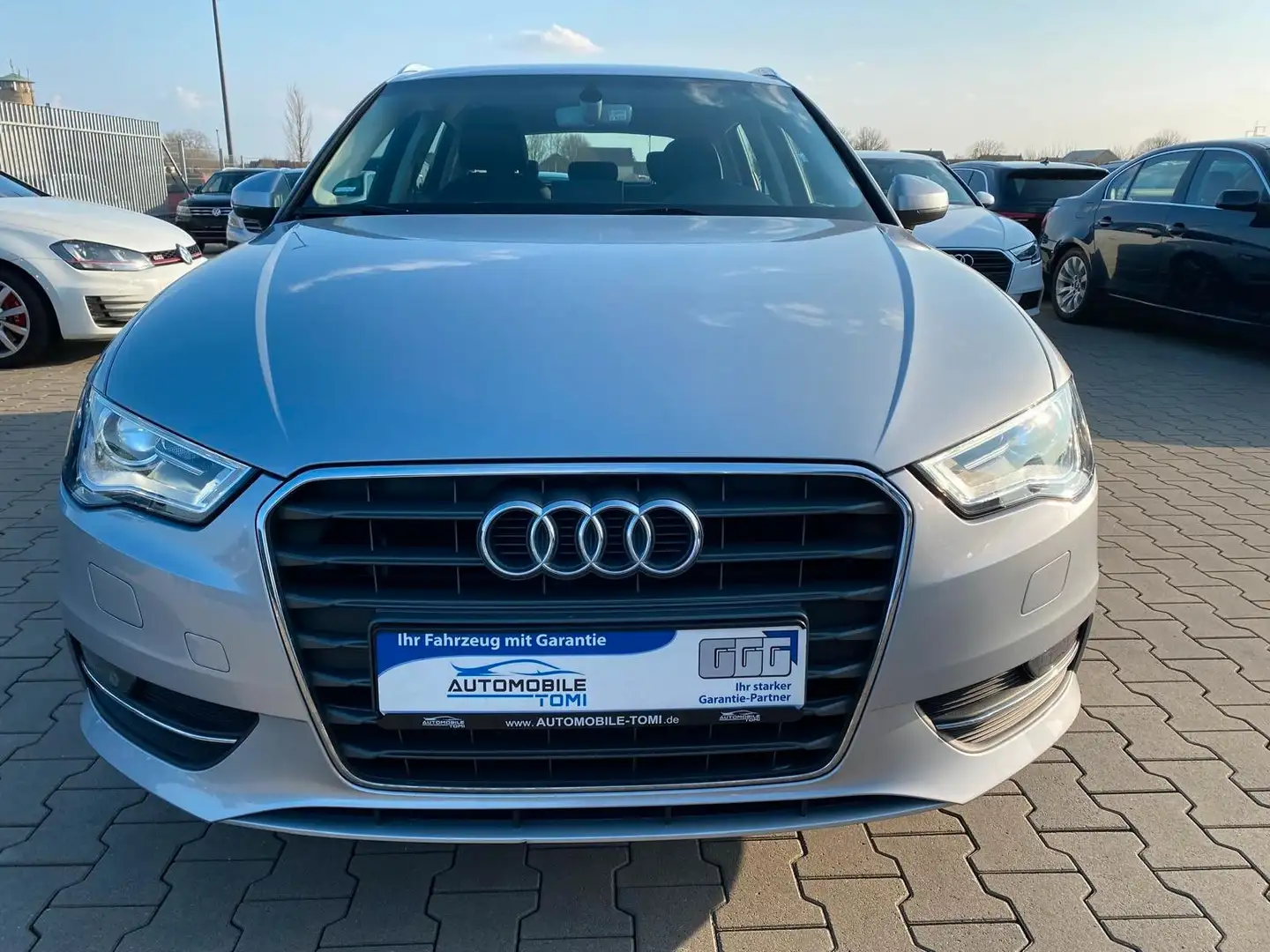 Audi A3 Sportback attraction|NAVI|BI-XENON Silber - 1