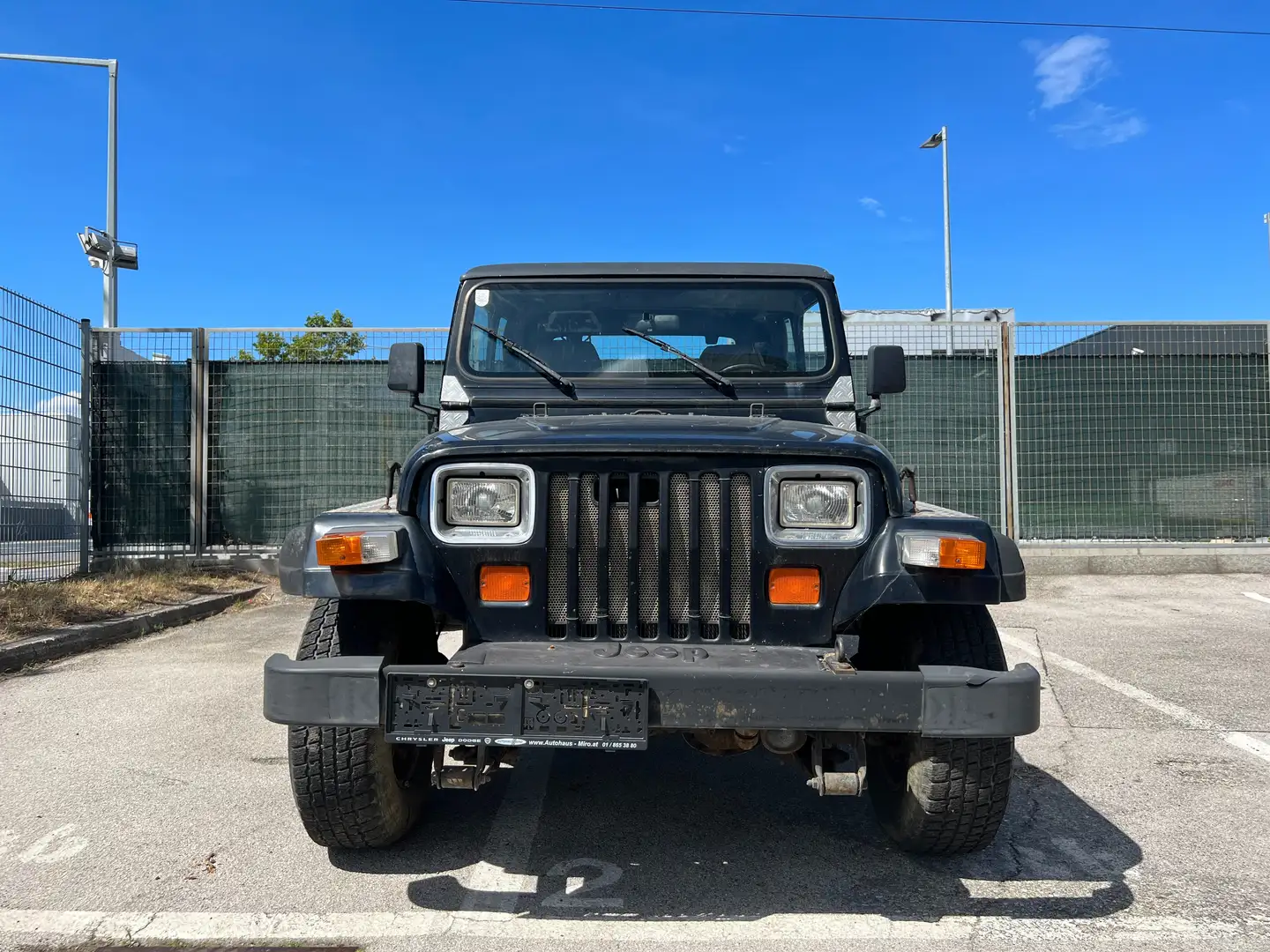 Jeep Wrangler Hard Top 2.5 Schwarz - 1