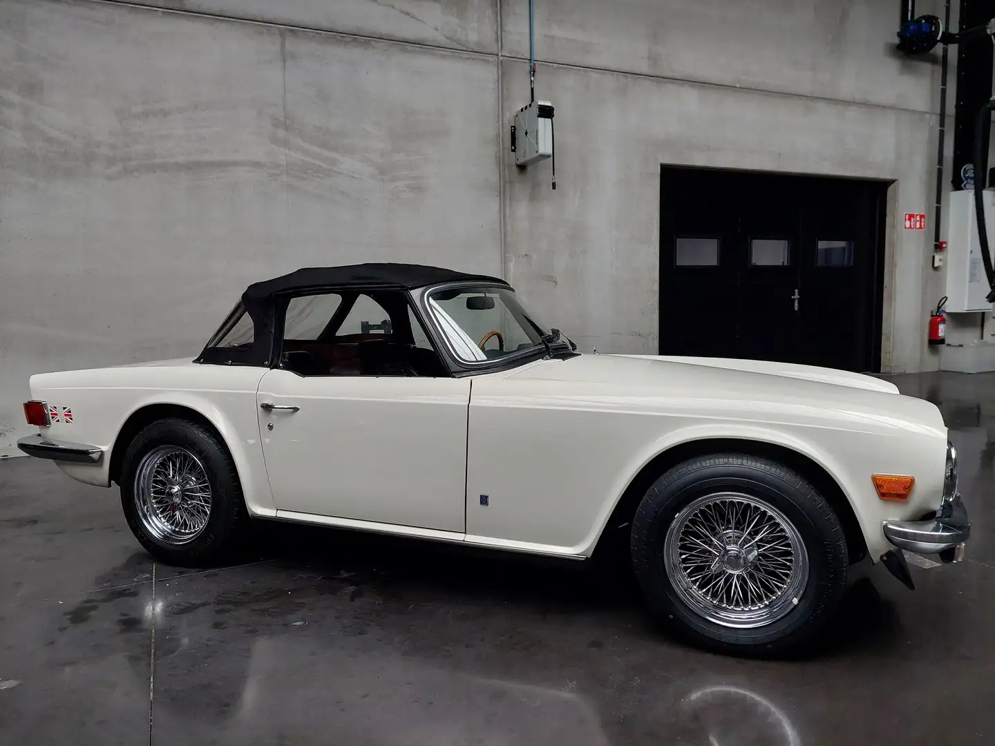 Triumph TR6 met overdrive Blanc - 1