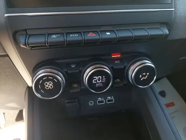 Mitsubishi Colt view 12