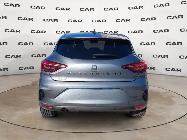 Mitsubishi Colt view 3
