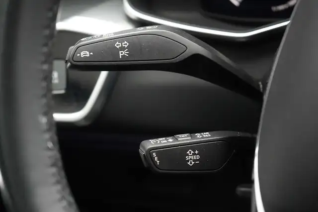 Audi A6 view 16